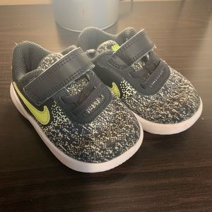 Nike toddler shoes 5c